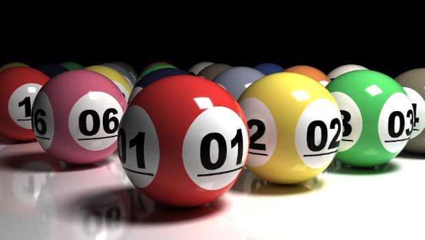 Play Lottery Online: What are your Real chances of hitting the winning Numbers?