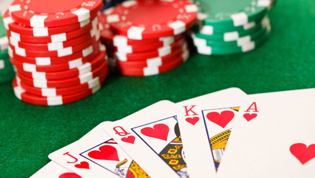 The Many Advantages of Playing Poker Online