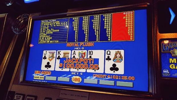 Video Poker Online: Full Pay and Low Pay Games